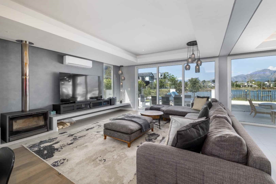 5 Bedroom Property for Sale in Val De Vie Estate Western Cape